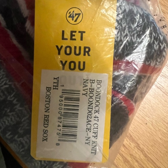 Boston RED SOX winter hat - Picture 3 of 4